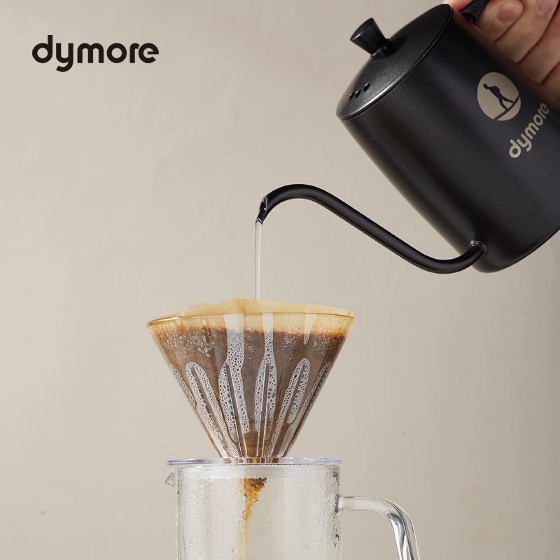 手冲咖啡与孤独美学：破碎、过滤与重建的仪式